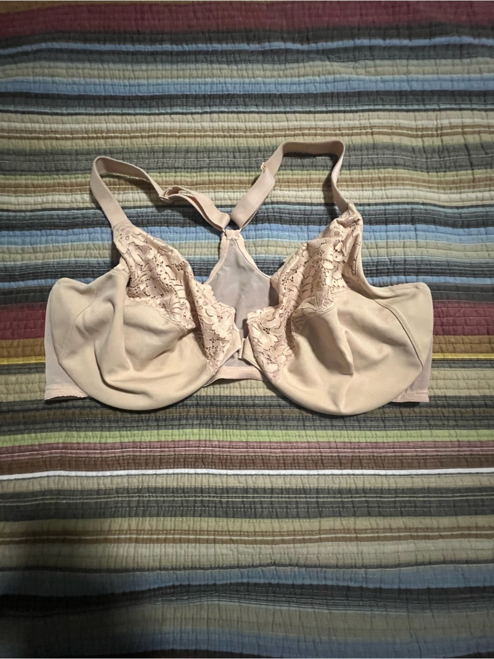 Full Coverage Lace Accent Bra in Nude